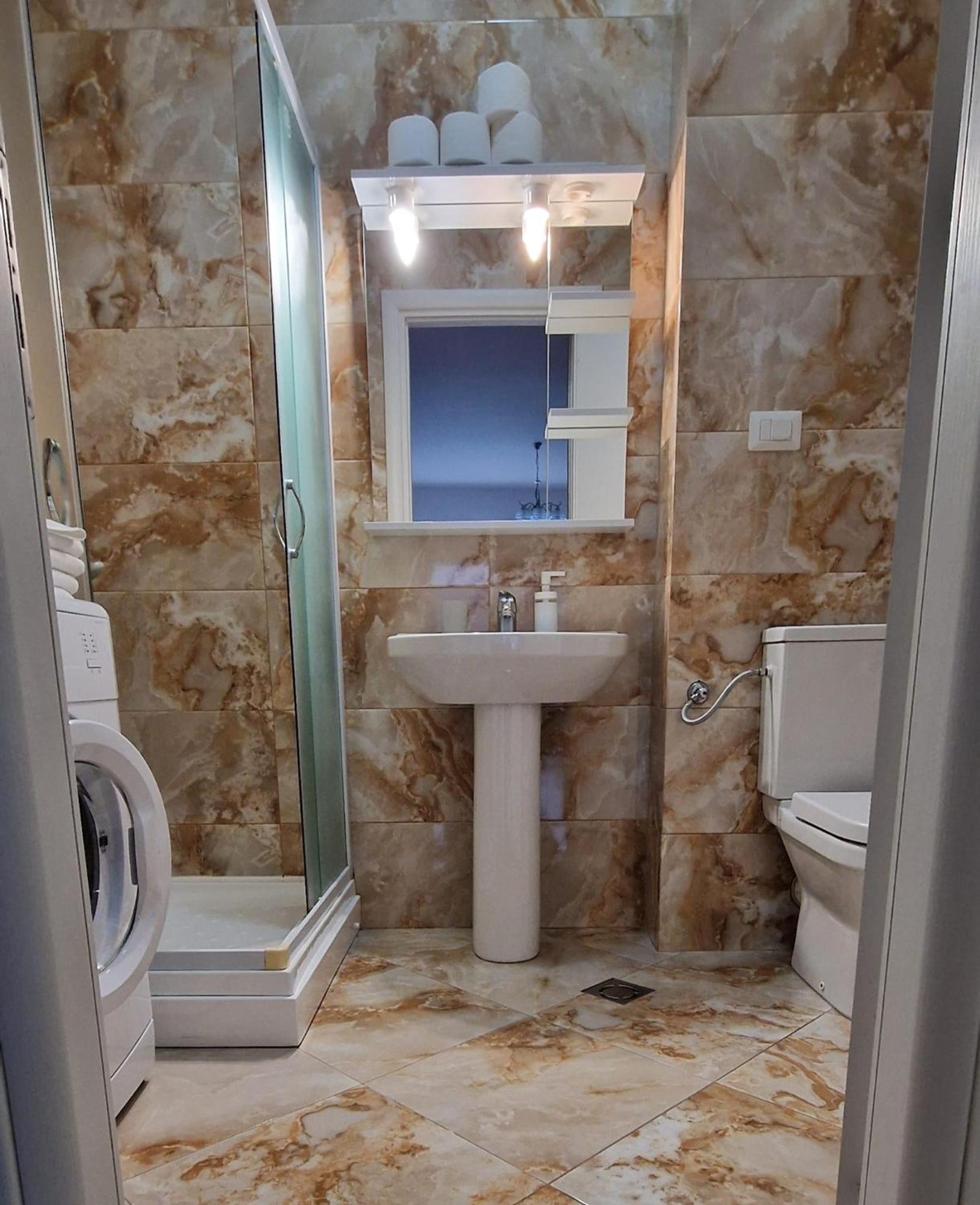 Apartmani Svetionik Budva Bagian luar foto