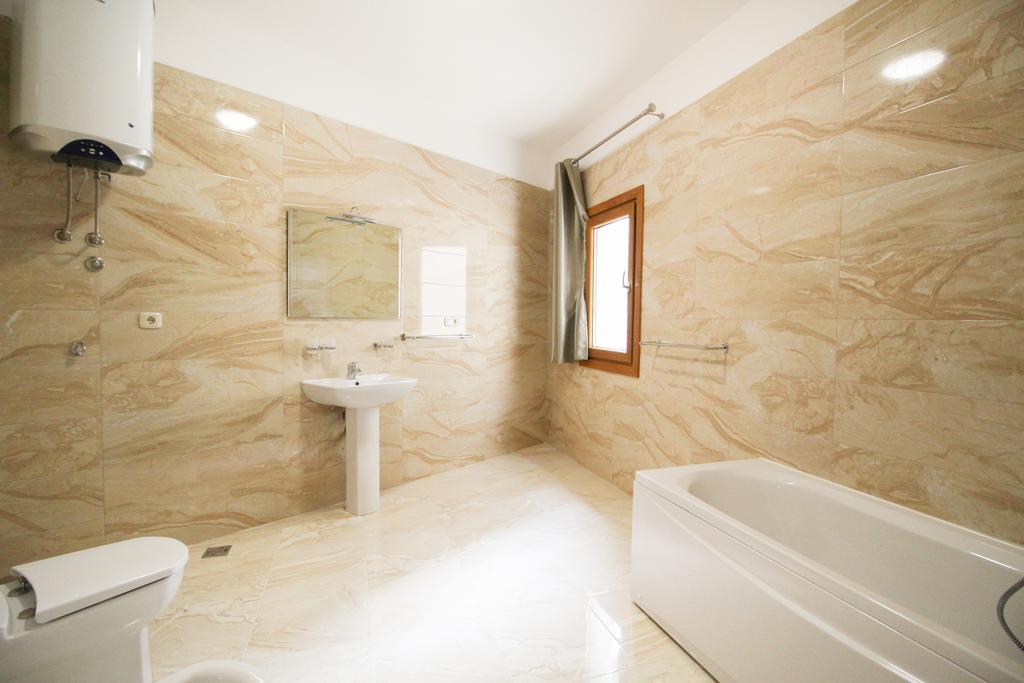Apartmani Svetionik Budva Bagian luar foto